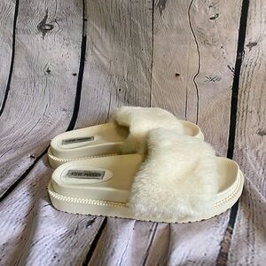 Steve Madden Cream Furry Sandals